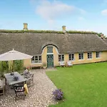 3 Bedroom Cozy In בית נופש Fanø