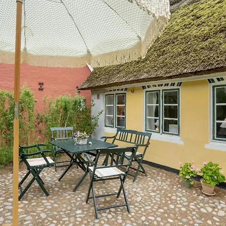 Holiday home 3 Bedroom Cozy In *