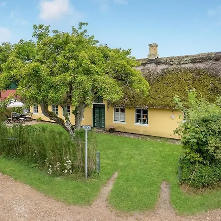 3 Bedroom Cozy In Сasa de vacaciones *