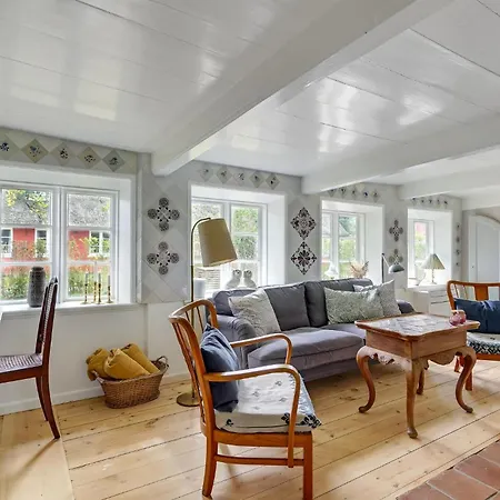 3 Bedroom Cozy In