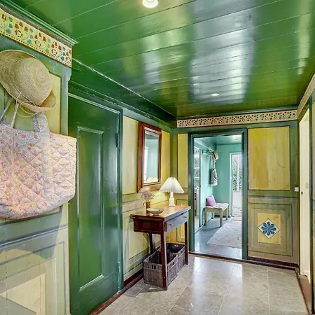 3 Bedroom Cozy In *