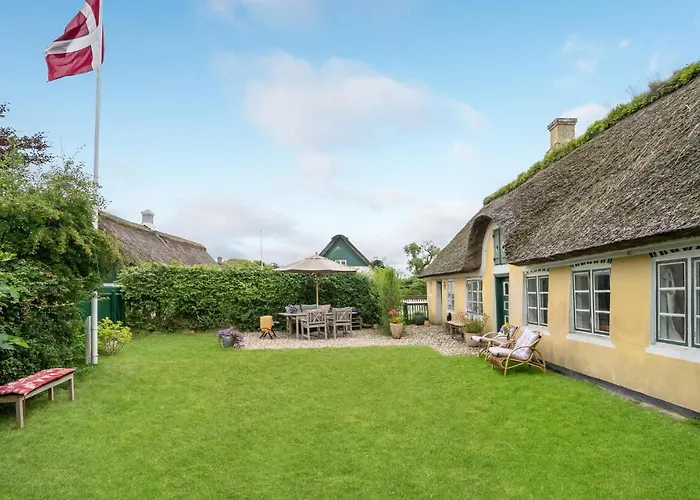 3 Bedroom Cozy In Prázdninový dům