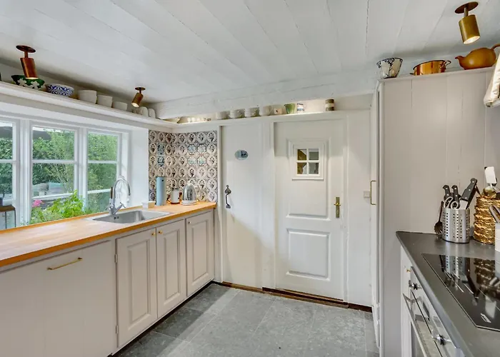 3 Bedroom Cozy In Prázdninový dům *